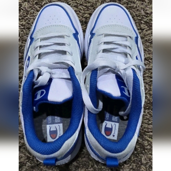 Champion Boys Size 3p Low Top Sneakers Sporty Tennis Shoes Logo Blue White - Picture 3 of 6